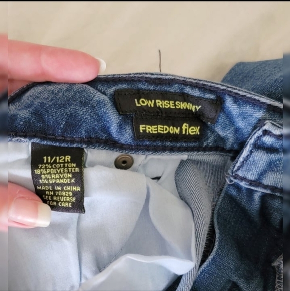 Rue21 Low Rise Skinny Freedom Flex Jeans (11/12R) New - Picture 2 of 2